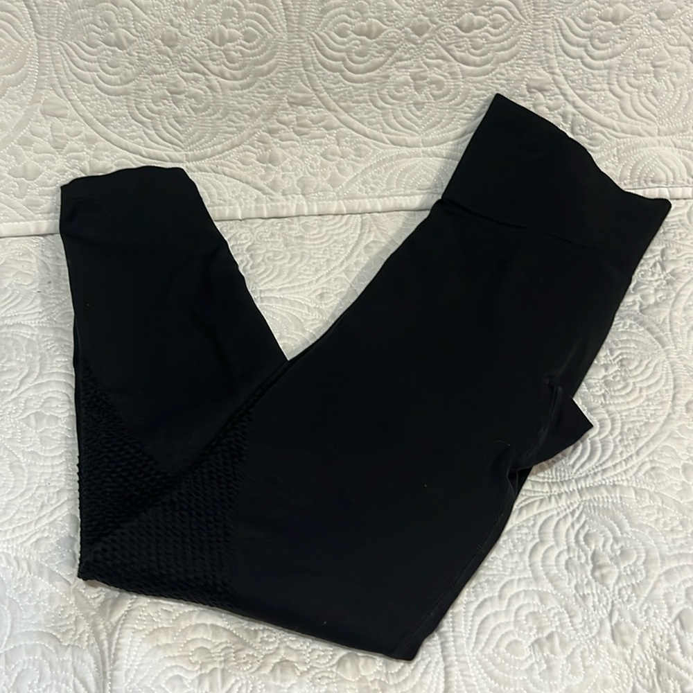 Victoria’s Secret Pink Cool & Comfy leggings, size medium